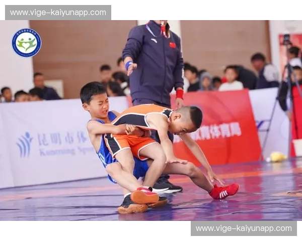 摔跤赛事访谈:台下笑声与台上力量的对话 摔跤赛事访谈:台下笑声与台上力量的对话